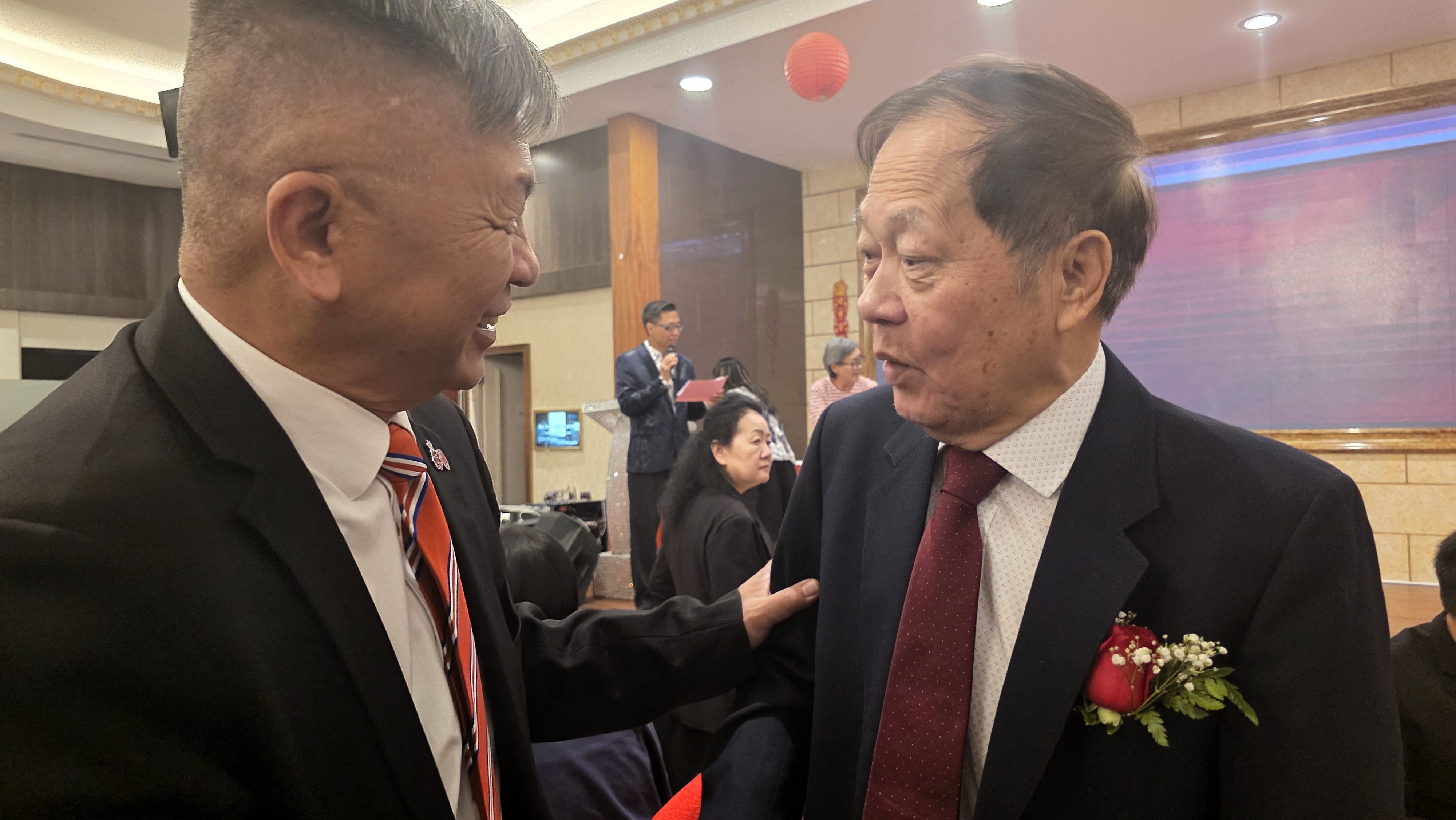我很荣幸获邀出席昨天「多伦多新会同乡会94週年晚宴」！