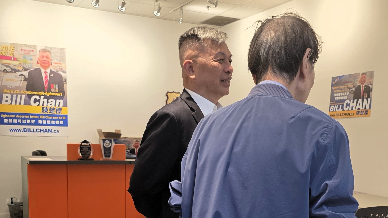 競選活動近況：走進社區，聆聽居民聲音，歡迎來到在Agincourt Mall 內的Bill Chan 競選辦公室