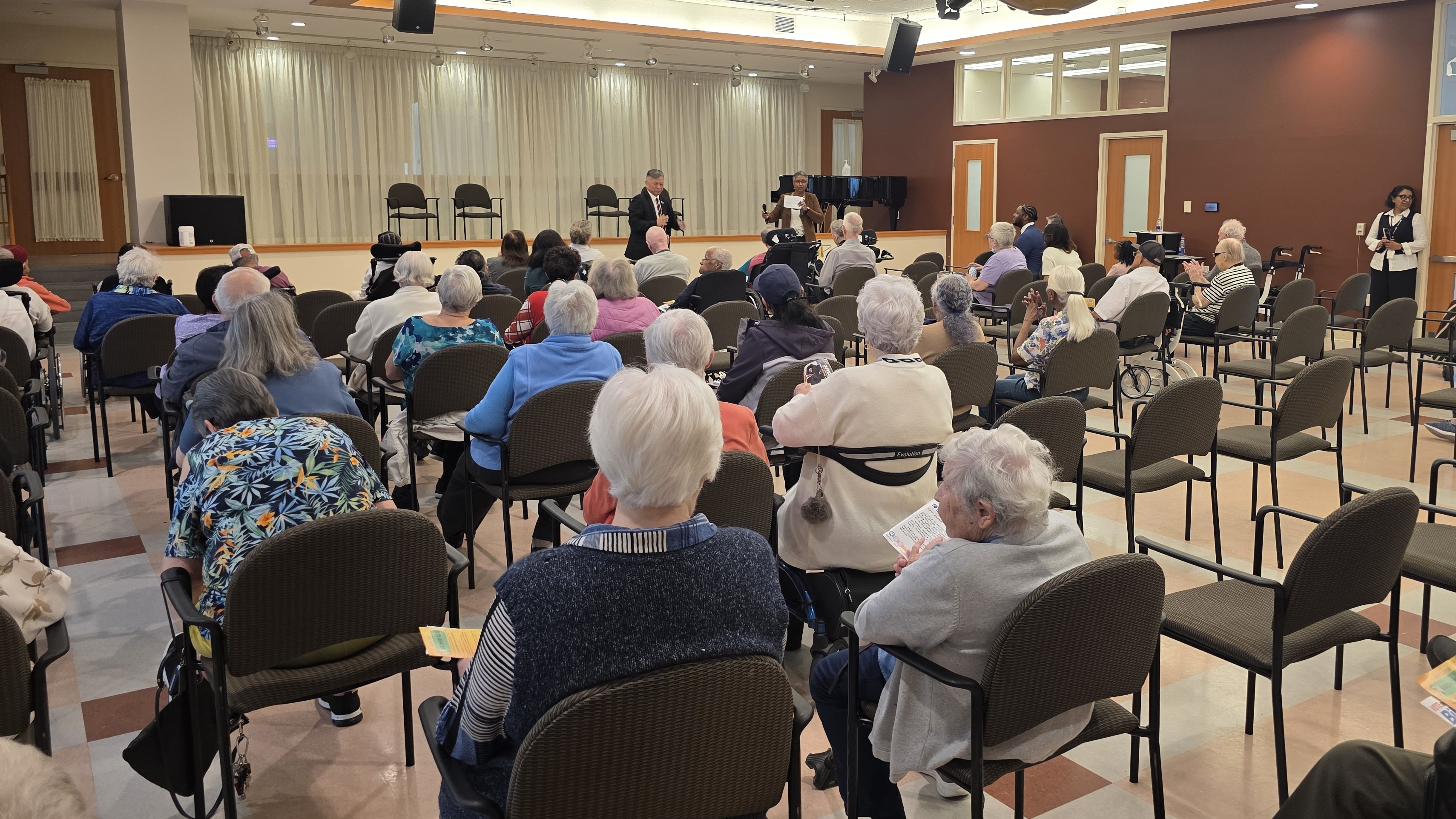 陳楚標( Bill Chan) 出席 Shepherd Village Open House 社區論壇，聆聽長者及居民心聲